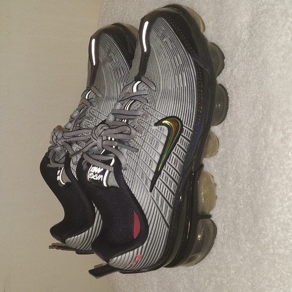 Nike Vapormax 360 Metallic Silver Running Sneakers - Picture 3 of 7
